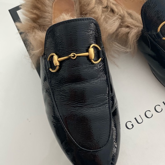 Gucci Princeton Leather Slippers with Fur - Picture 2 of 9